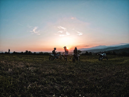 WHEN THE SUN GOES DOWN | APACHE INTO THE WOODS
